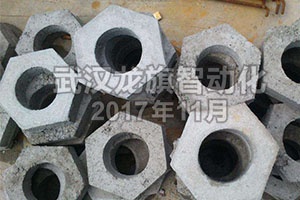 六角護(hù)坡，邊溝蓋板，是人工生產(chǎn)比較好還是設(shè)備生產(chǎn)的好？